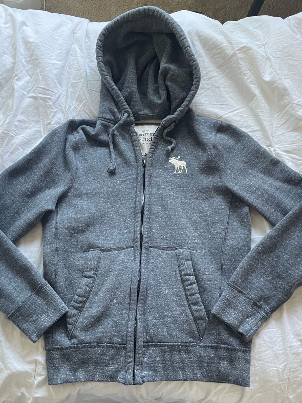 Vintage Y2K Men's Abercrombie & Fitch Gray Zip Up Hoodie (Medium)